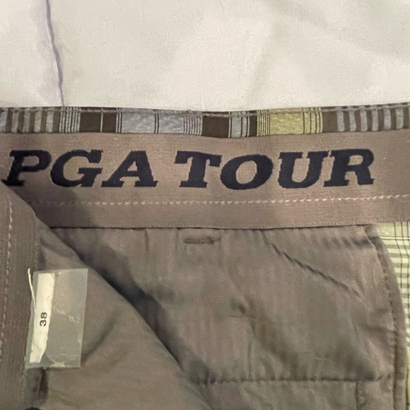 Stylish multi-color PGA Tour shorts, flat front contemporary look. - Picture 1 of 2